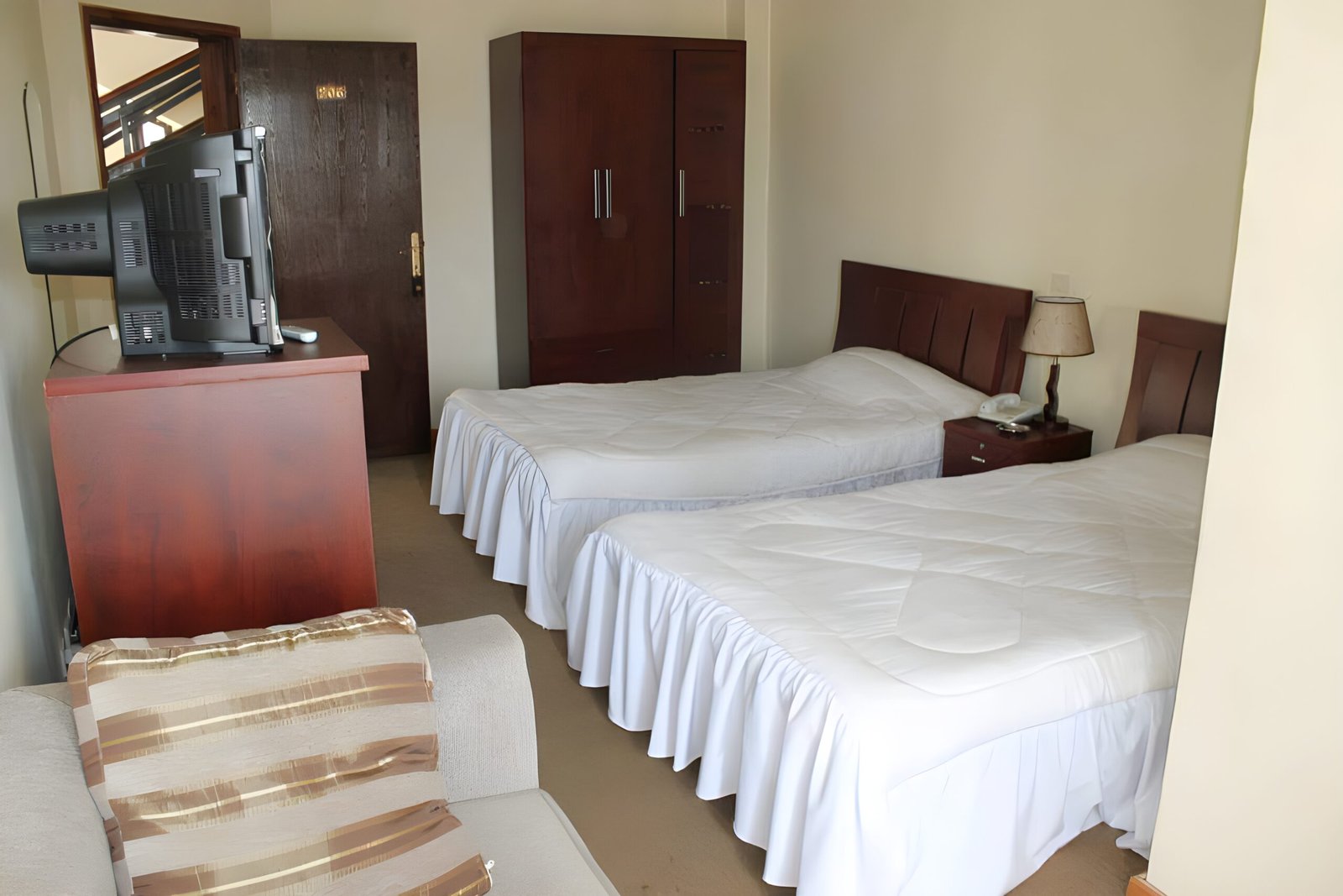 Room (1)