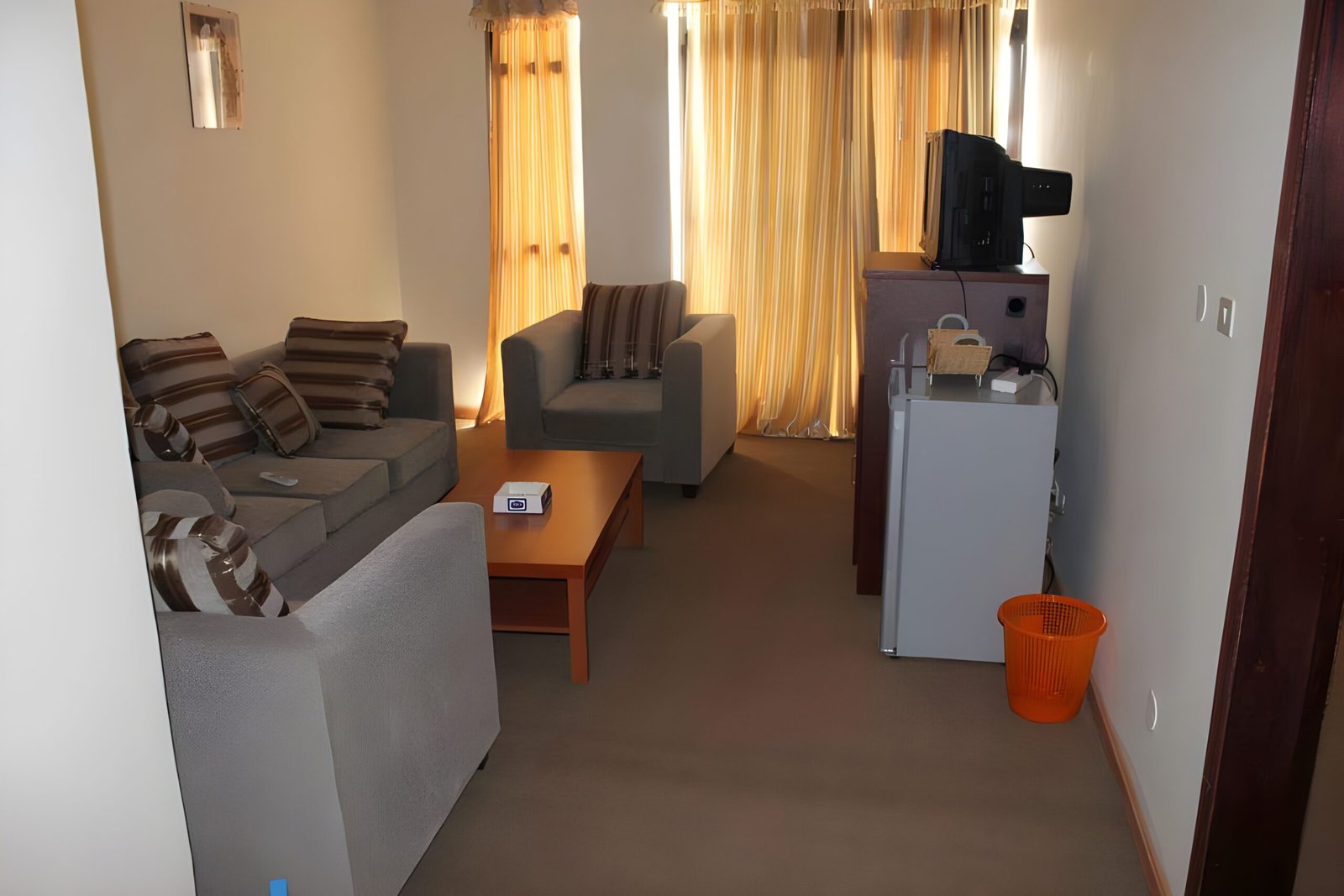 Room (18)